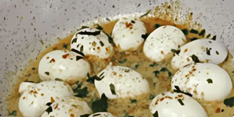 البيض المسلوق على الطريقة التركية جربوها لذيذة جداً