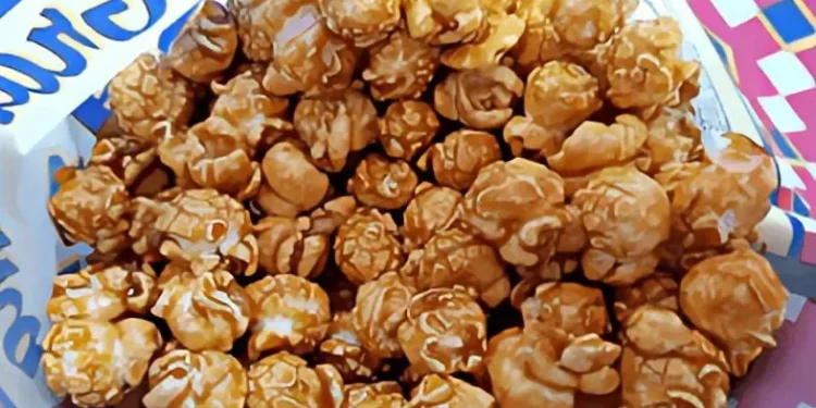 طريقة عمل الفشار بالكراميل سيحبها الكبار قبل الصغار جربوها