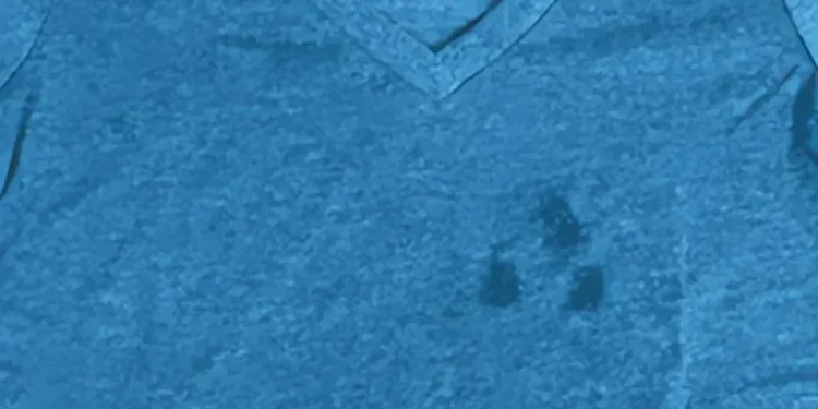 طرق إزالة بقع الزيوت من الملابس