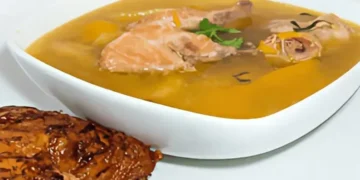 طريقة إعداد مرقة الدجاج بطعم رائع جدا